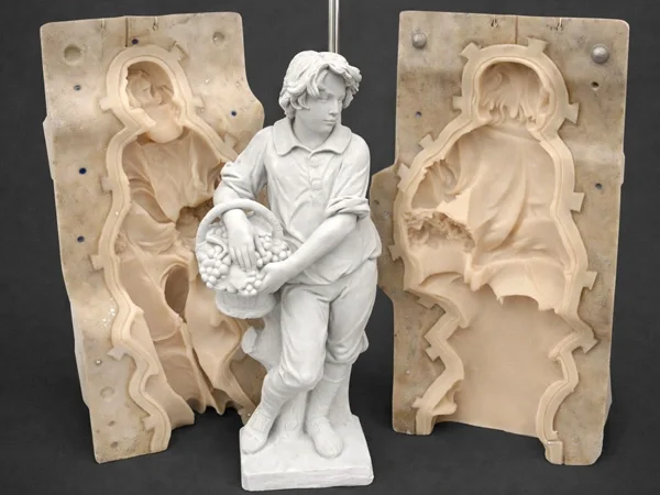 製作輕量玻璃纖維樹脂外殼作為模具支撐